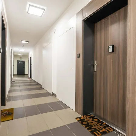 Vista Apartment Balcony Ac Parking Metro Plocka