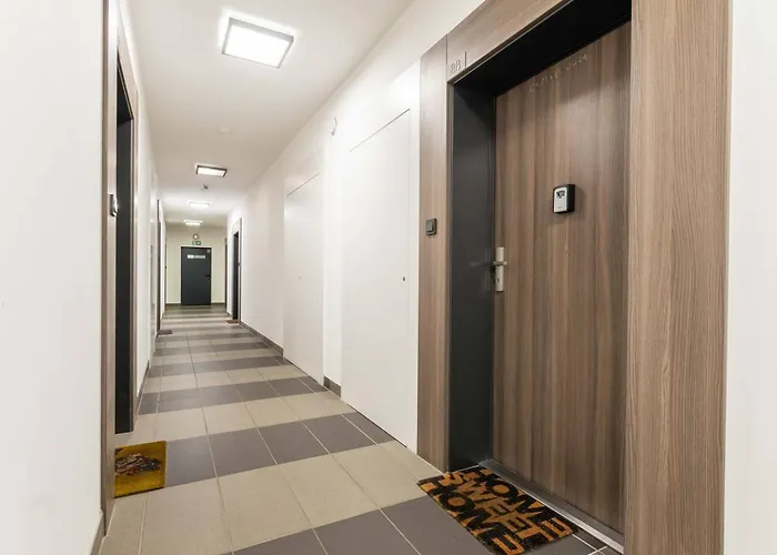 Vista Balcony Ac Parking Metro Plocka