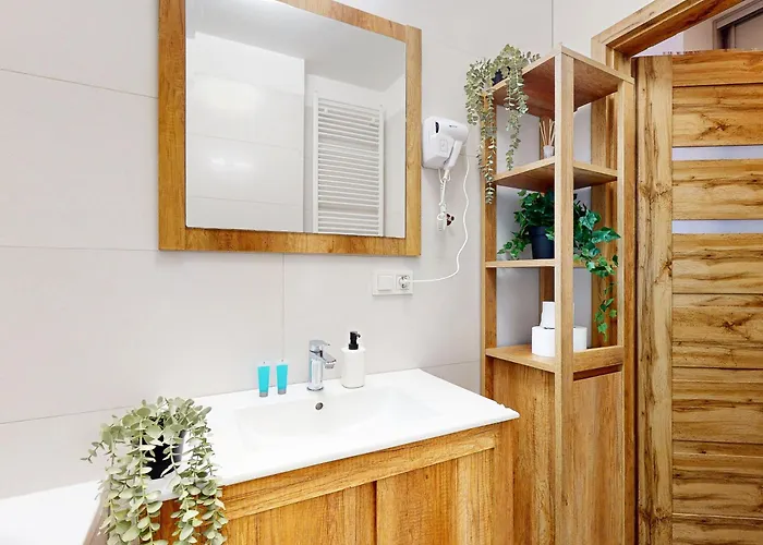 Vista Balcony Ac Parking Metro Plocka Apartament